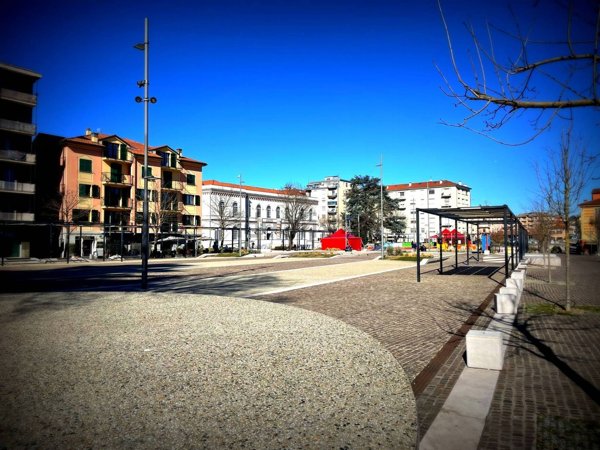 negozio in affitto a Cairo Montenotte