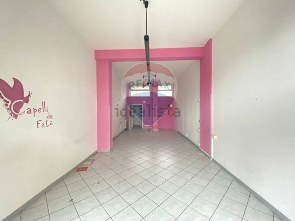 locale commerciale in affitto a Cairo Montenotte