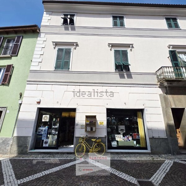 negozio in affitto a Carcare