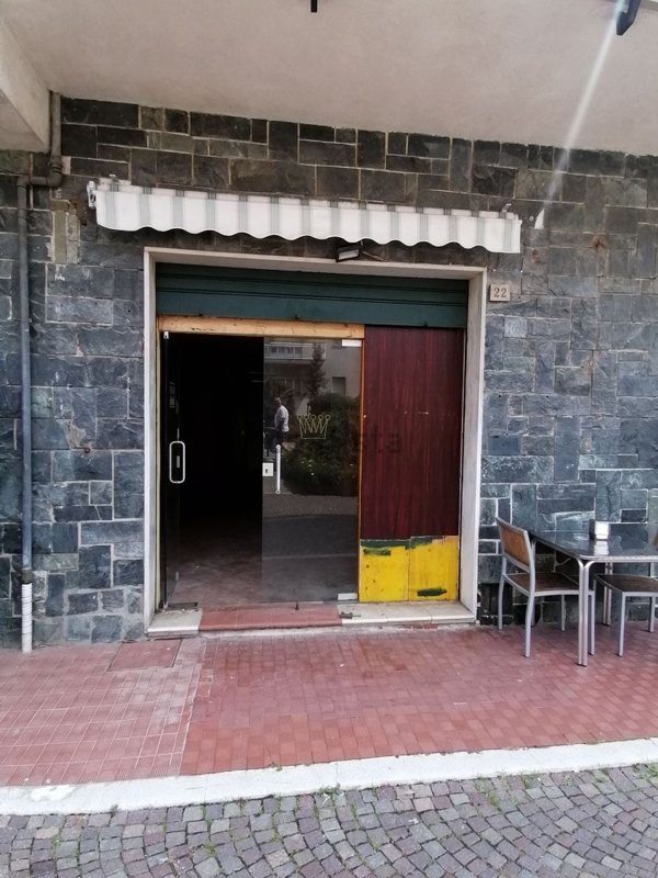 locale commerciale in affitto a Celle Ligure