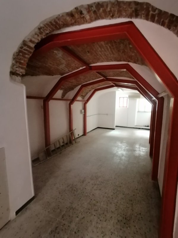 locale commerciale in affitto a Celle Ligure