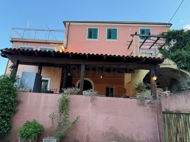 negozio in affitto a Finale Ligure