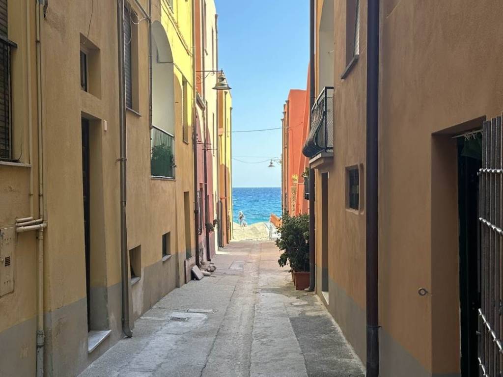 appartamento in affitto a Finale Ligure in zona Varigotti