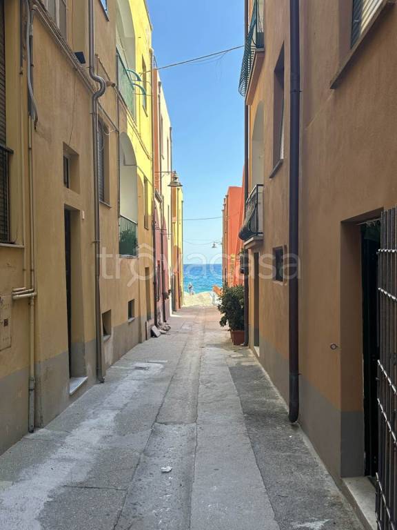 appartamento in affitto a Finale Ligure in zona Varigotti