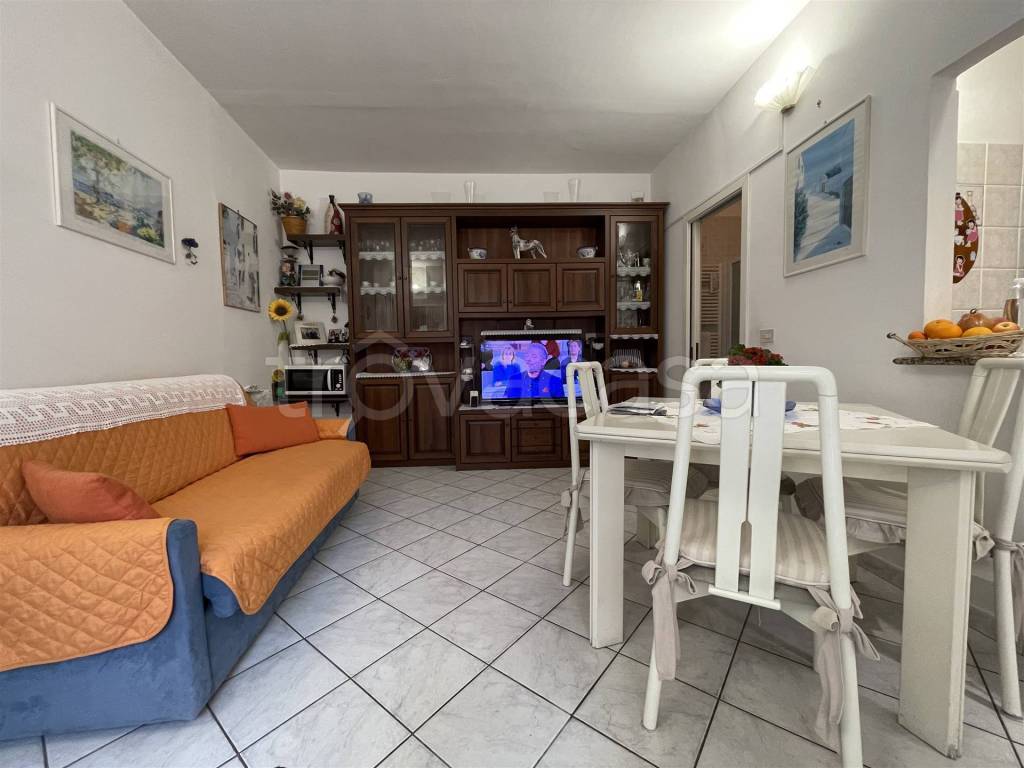 appartamento in affitto a Finale Ligure in zona Varigotti