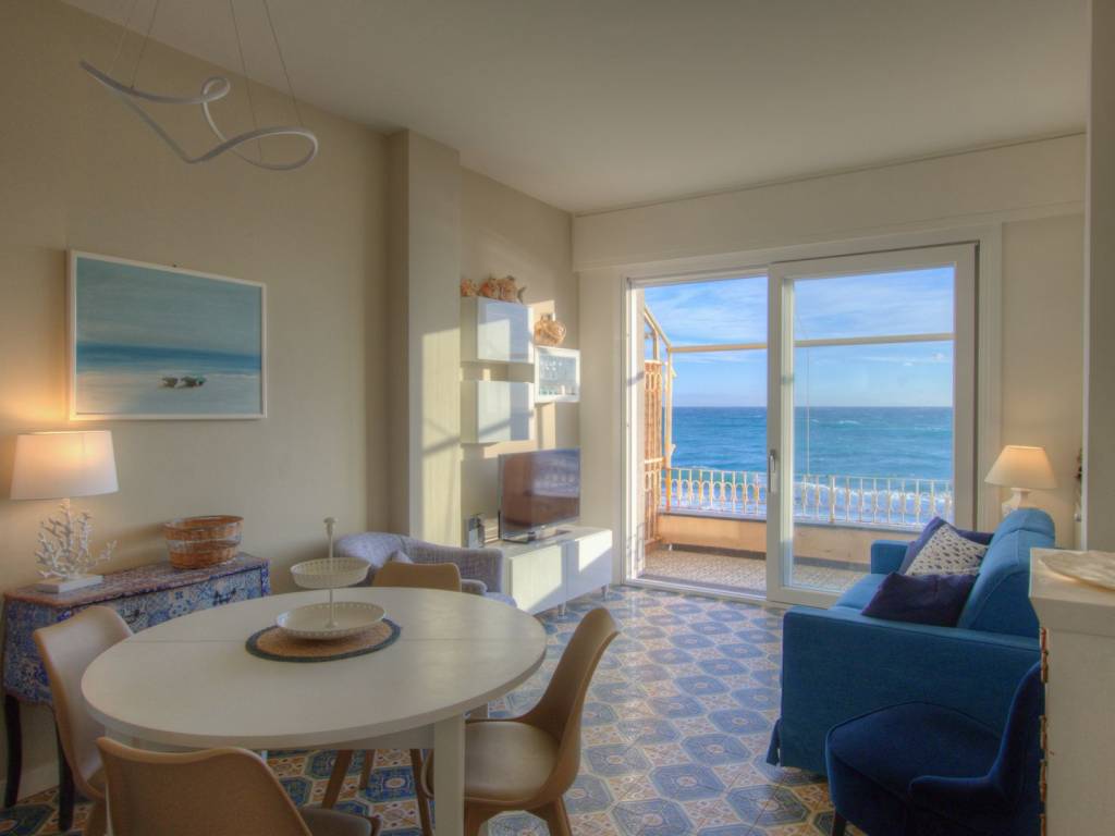 appartamento in affitto a Finale Ligure in zona Varigotti