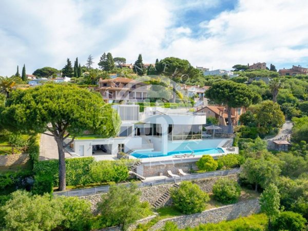 casa indipendente in affitto a Finale Ligure