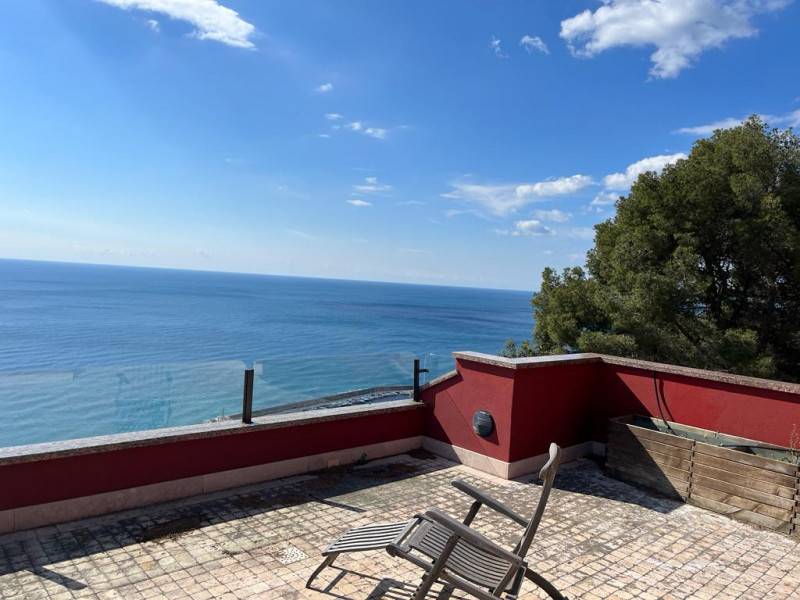 casa indipendente in affitto a Finale Ligure