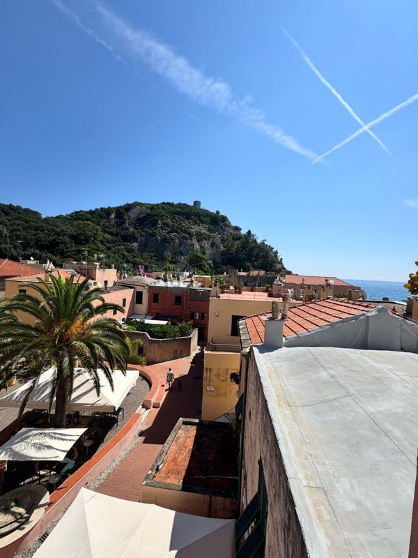 appartamento in affitto a Finale Ligure in zona Varigotti