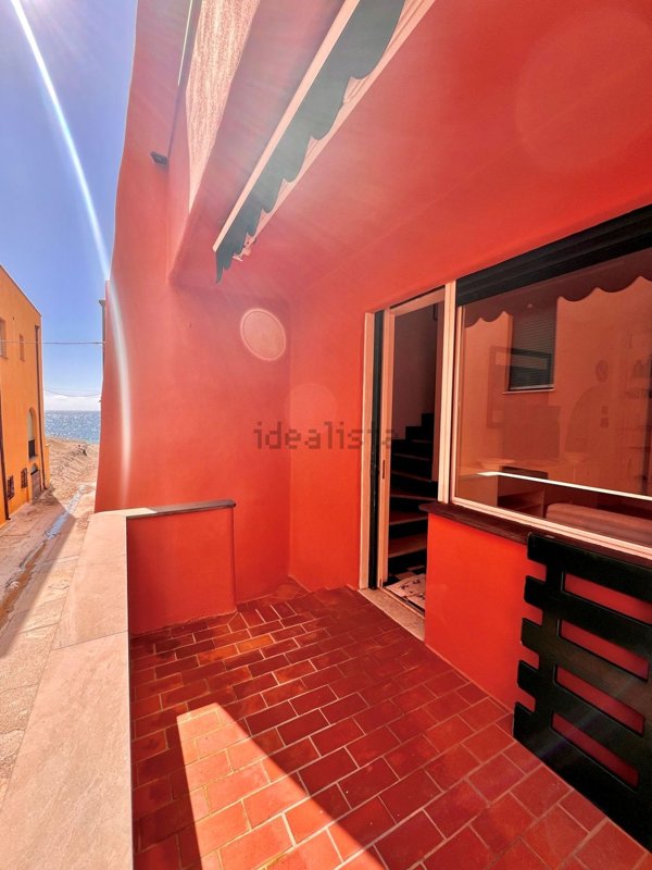 appartamento in affitto a Finale Ligure in zona Varigotti