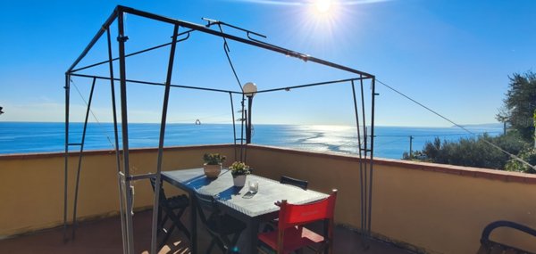 casa indipendente in affitto a Finale Ligure