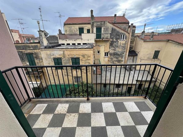 appartamento in affitto a Finale Ligure in zona Varigotti