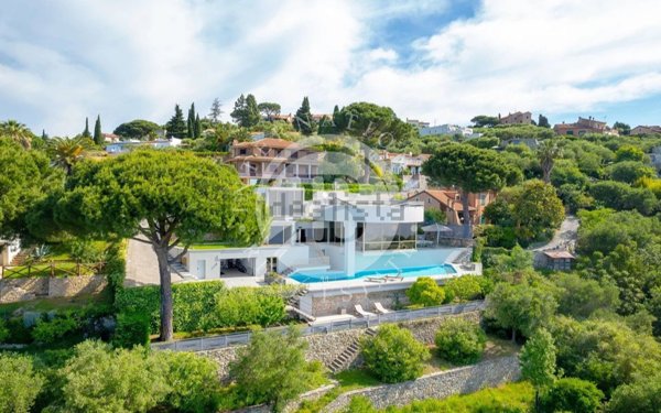 casa indipendente in affitto a Finale Ligure