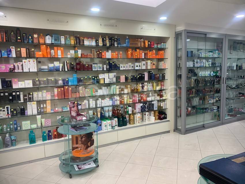 negozio in affitto a Finale Ligure