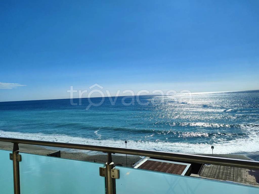 appartamento in affitto a Finale Ligure