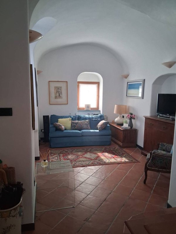 appartamento in affitto a Finale Ligure in zona Varigotti