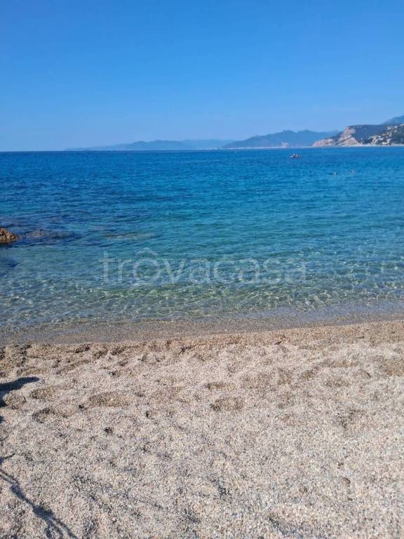 appartamento in affitto a Finale Ligure in zona Varigotti