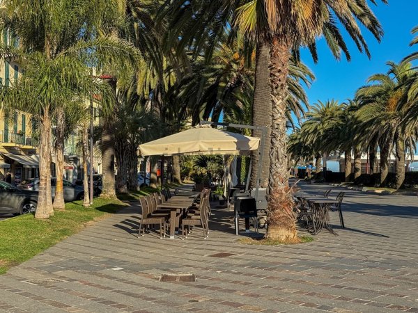 negozio in affitto a Finale Ligure