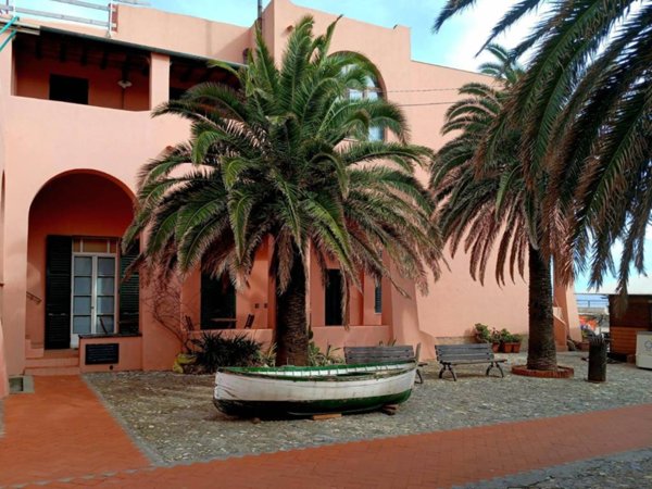 appartamento in affitto a Finale Ligure in zona Varigotti