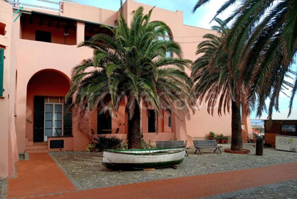 appartamento in affitto a Finale Ligure in zona Varigotti