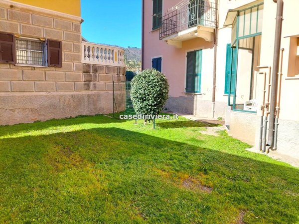 casa indipendente in affitto a Finale Ligure