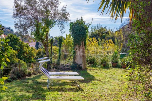 casa indipendente in affitto a Finale Ligure
