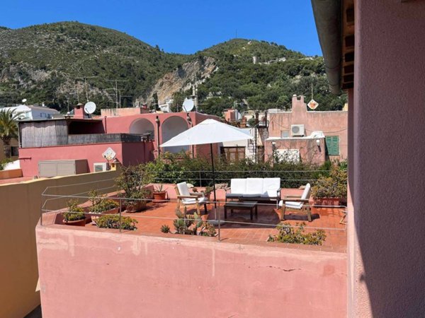 appartamento in affitto a Finale Ligure in zona Varigotti