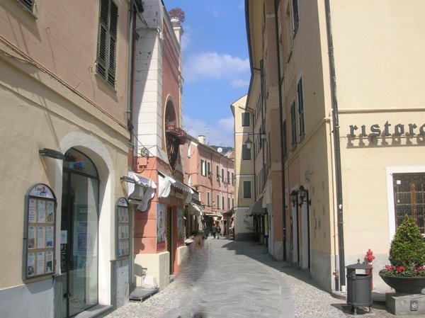 negozio in affitto a Laigueglia