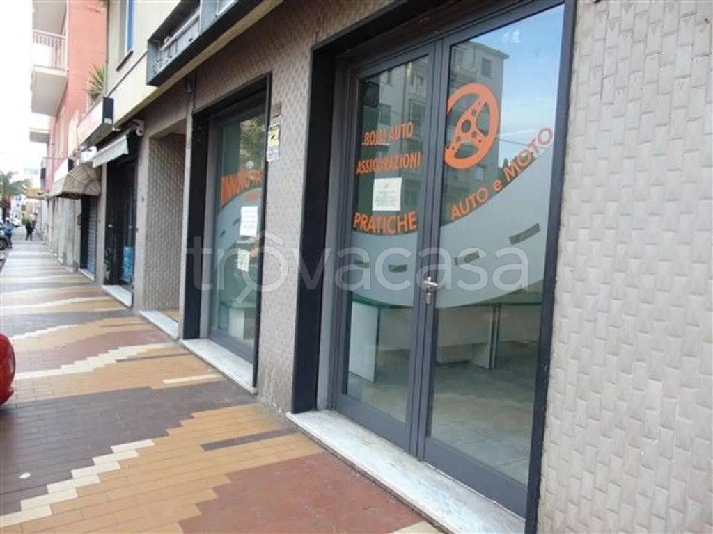 locale commerciale in affitto a Loano