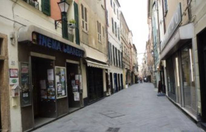 negozio in affitto a Loano