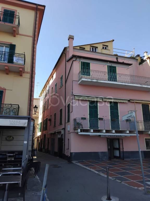 negozio in affitto a Loano