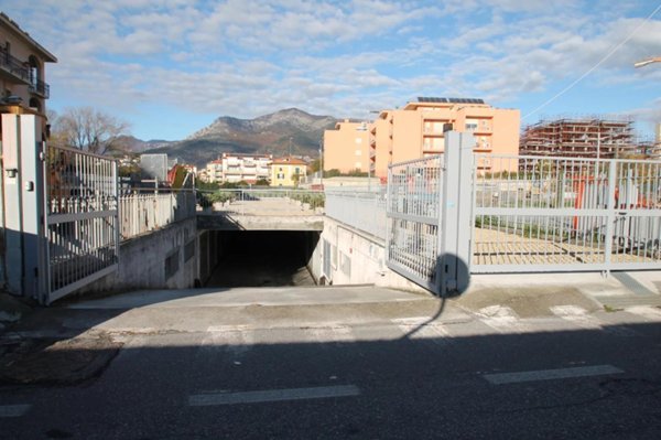 negozio in affitto a Loano