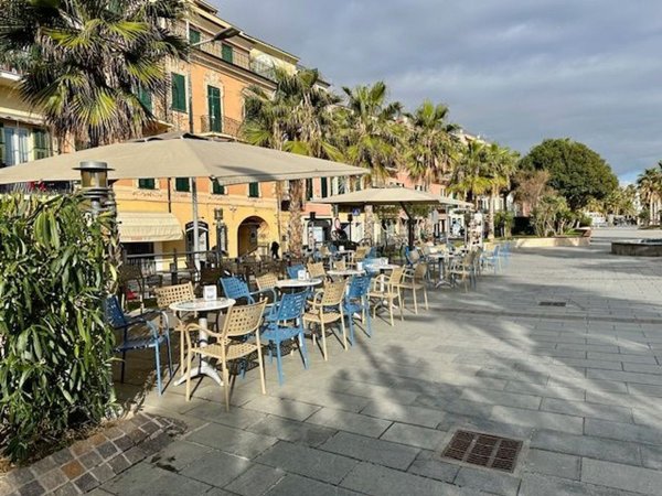 negozio in affitto a Loano