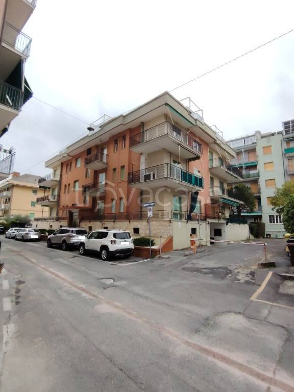 ufficio in affitto a Loano