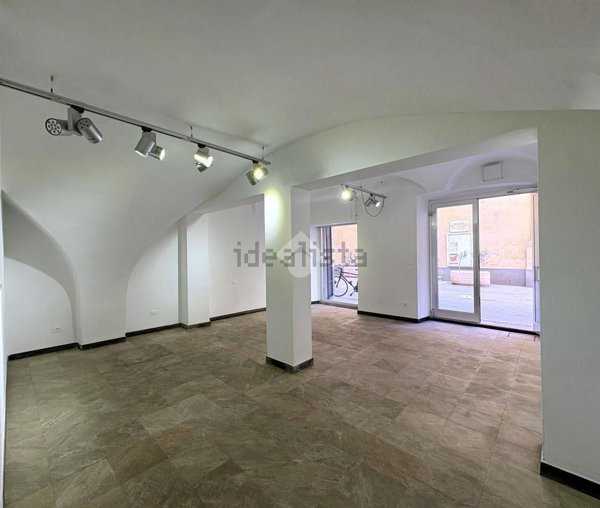 locale commerciale in affitto a Loano