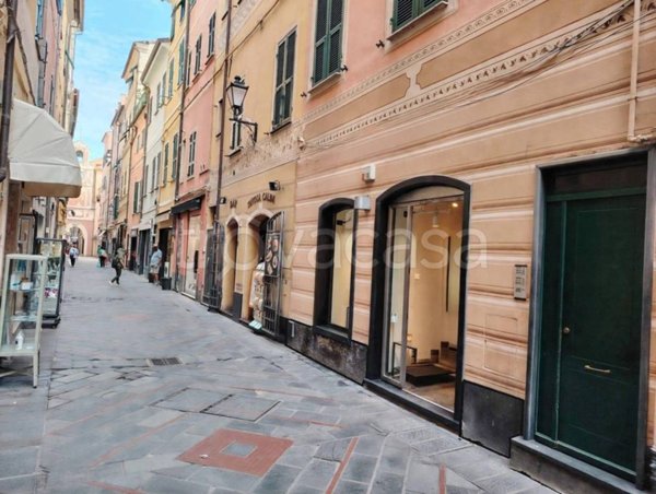locale commerciale in affitto a Loano