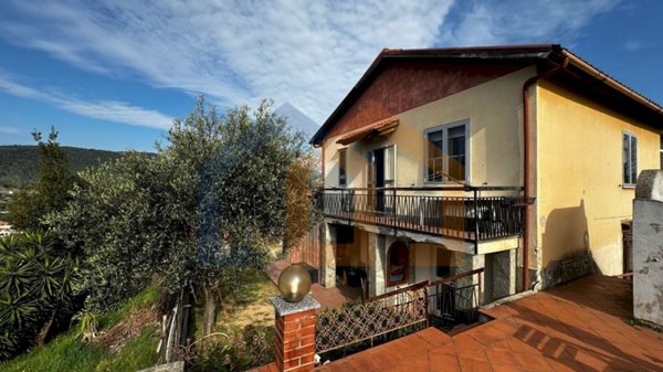 casa indipendente in affitto a Noli