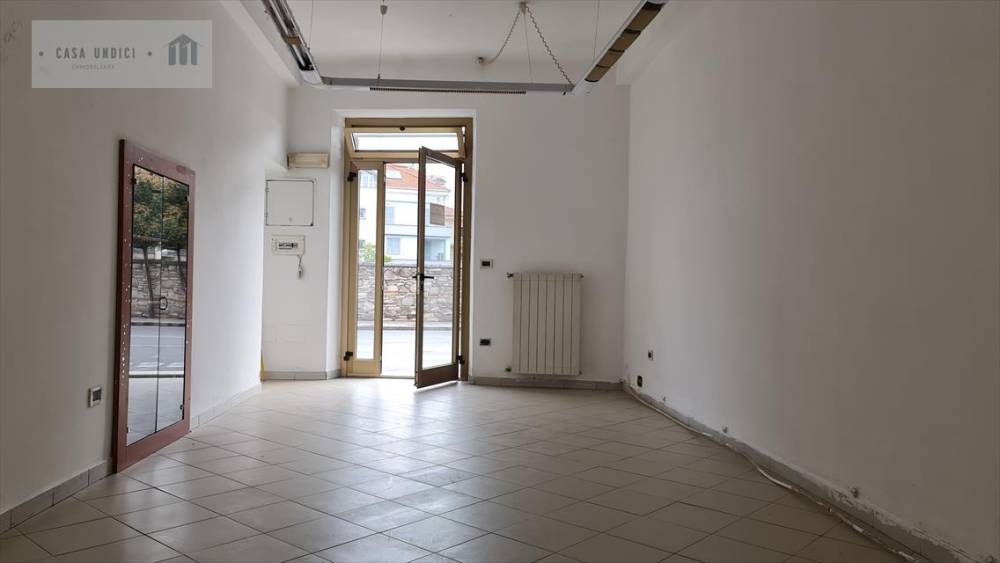 locale commerciale in affitto a Pietra Ligure