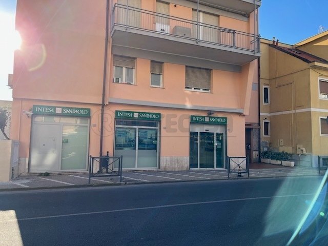 locale commerciale in affitto a Pietra Ligure