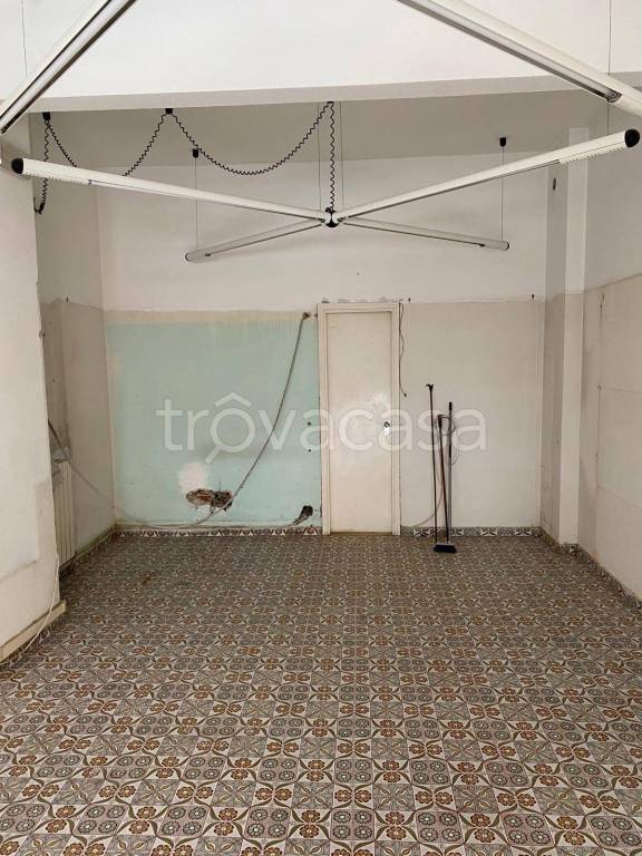 negozio in affitto a Pietra Ligure