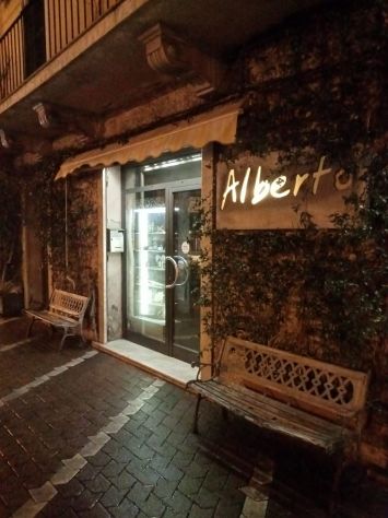 locale commerciale in affitto a Pietra Ligure