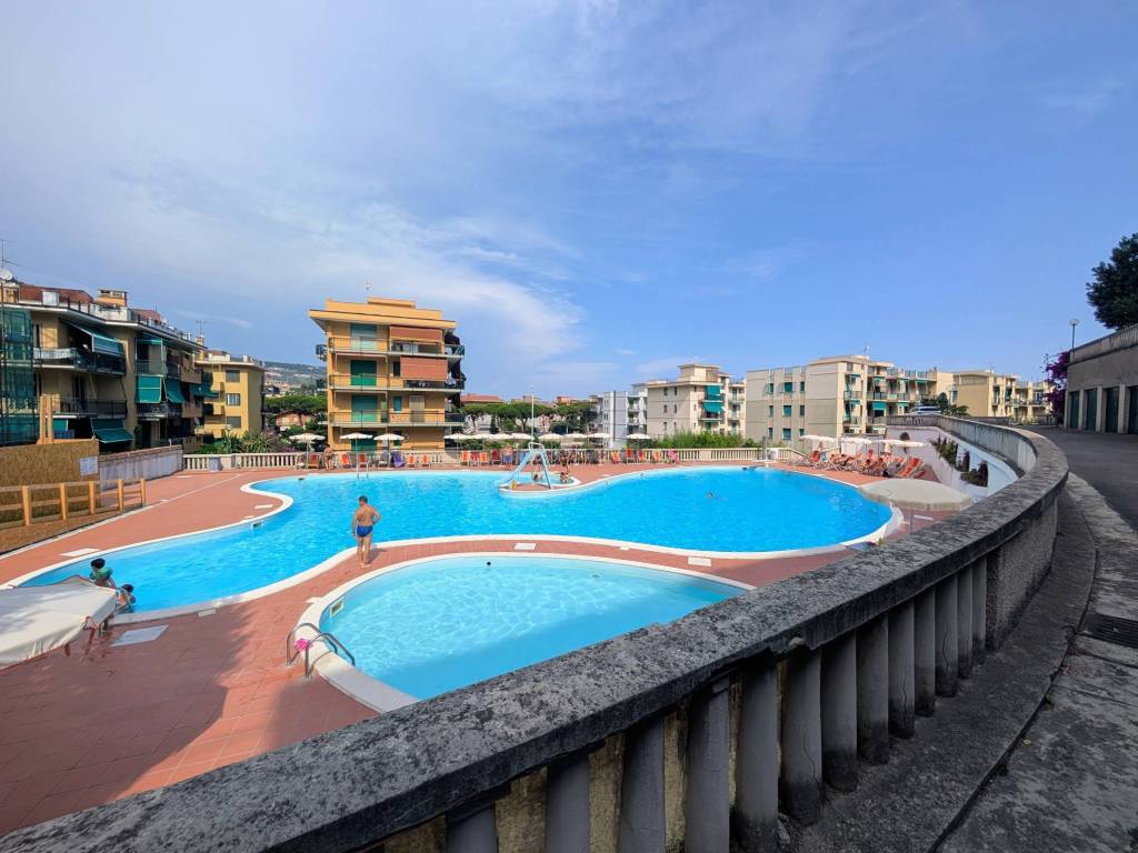 appartamento in affitto a Pietra Ligure in zona Santa Corona