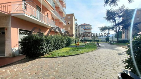 locale commerciale in affitto a Quiliano in zona Valleggia