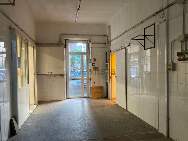 locale commerciale in affitto a Quiliano in zona Valleggia