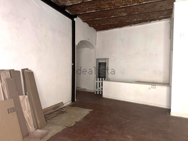 locale commerciale in affitto a Savona