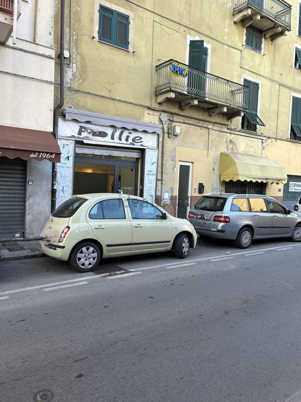 negozio in affitto a Savona in zona Centro Storico
