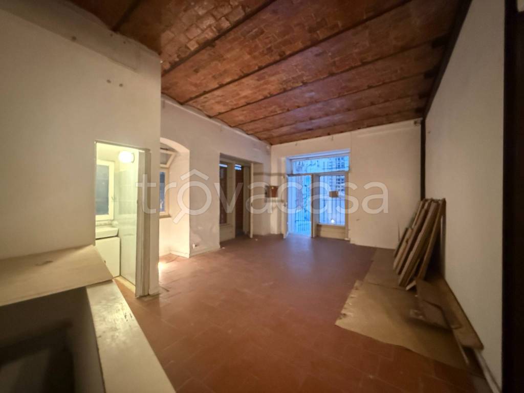 negozio in affitto a Savona in zona Centro Storico