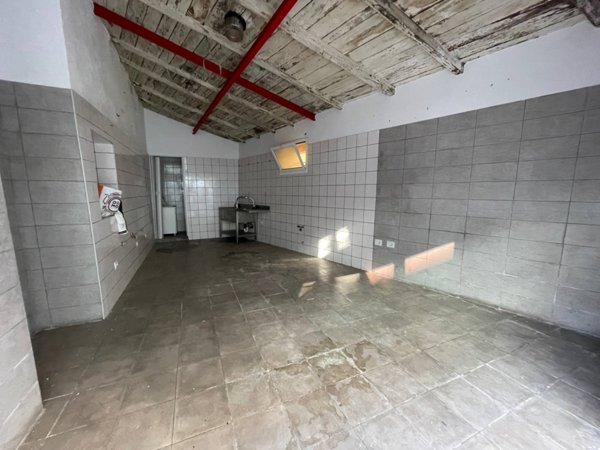 locale commerciale in affitto a Savona