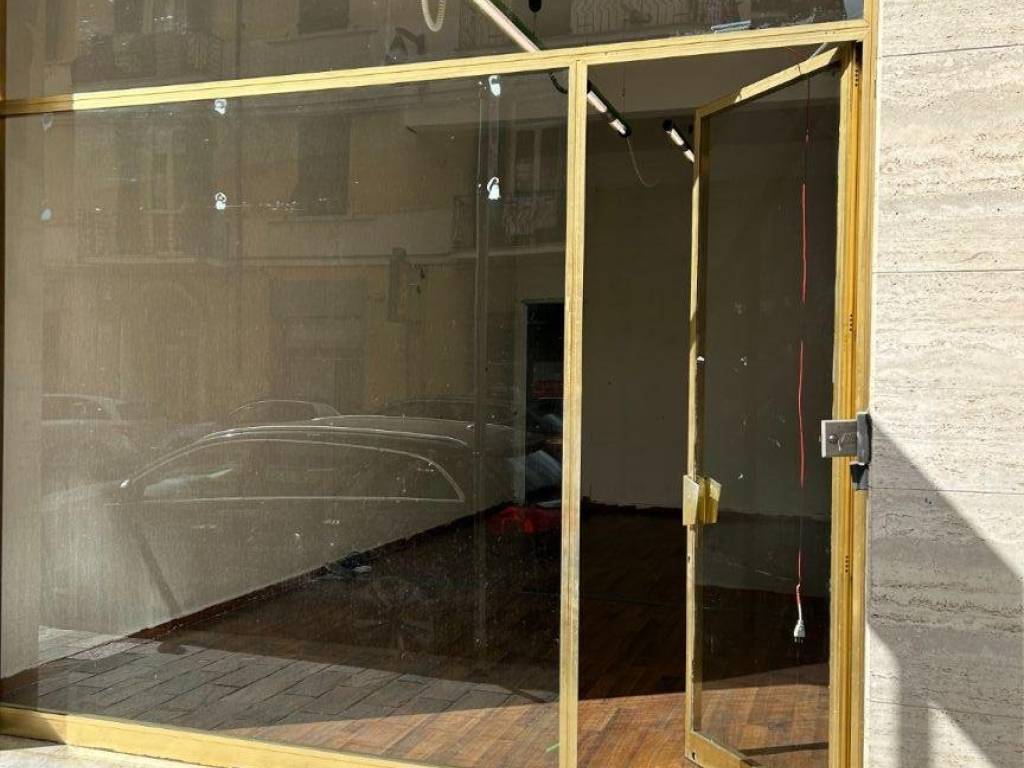 negozio in affitto a Savona