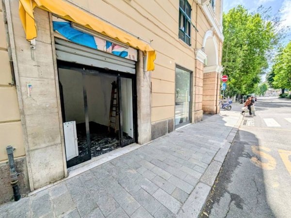 negozio in affitto a Savona in zona Centro Storico